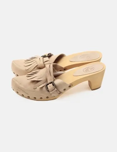 ASH Zueco beige flecos