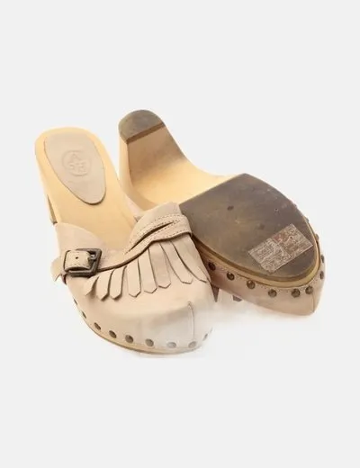 ASH Zueco beige flecos