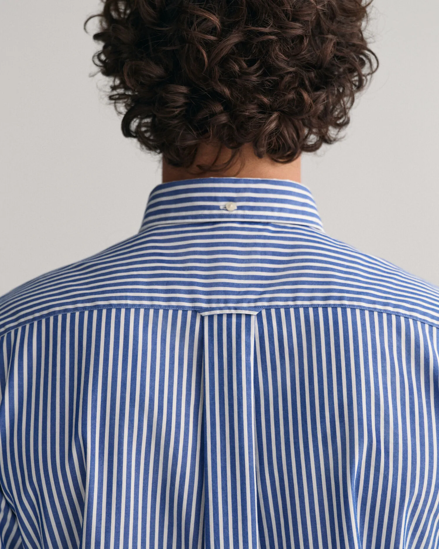 Camisa Regular Fit de popelina a rayas