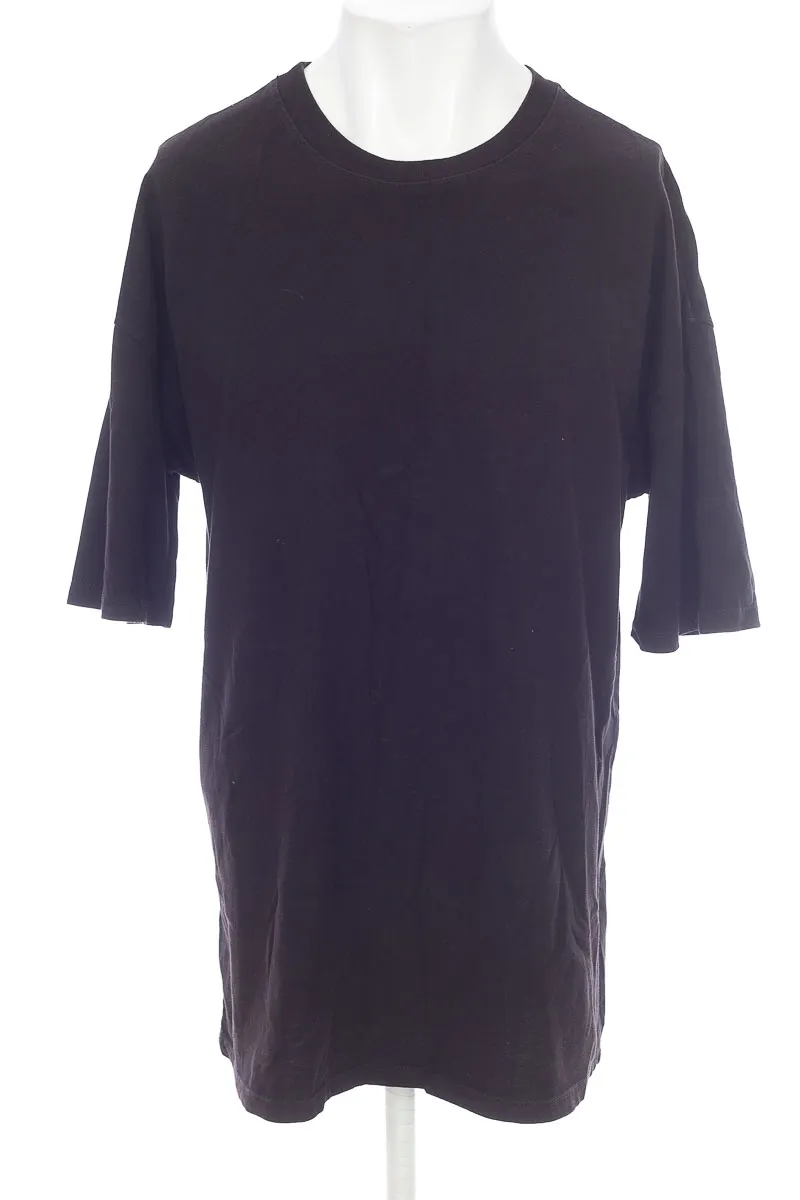 CAMISETA COLOR NEGRO  CLOSEANDO