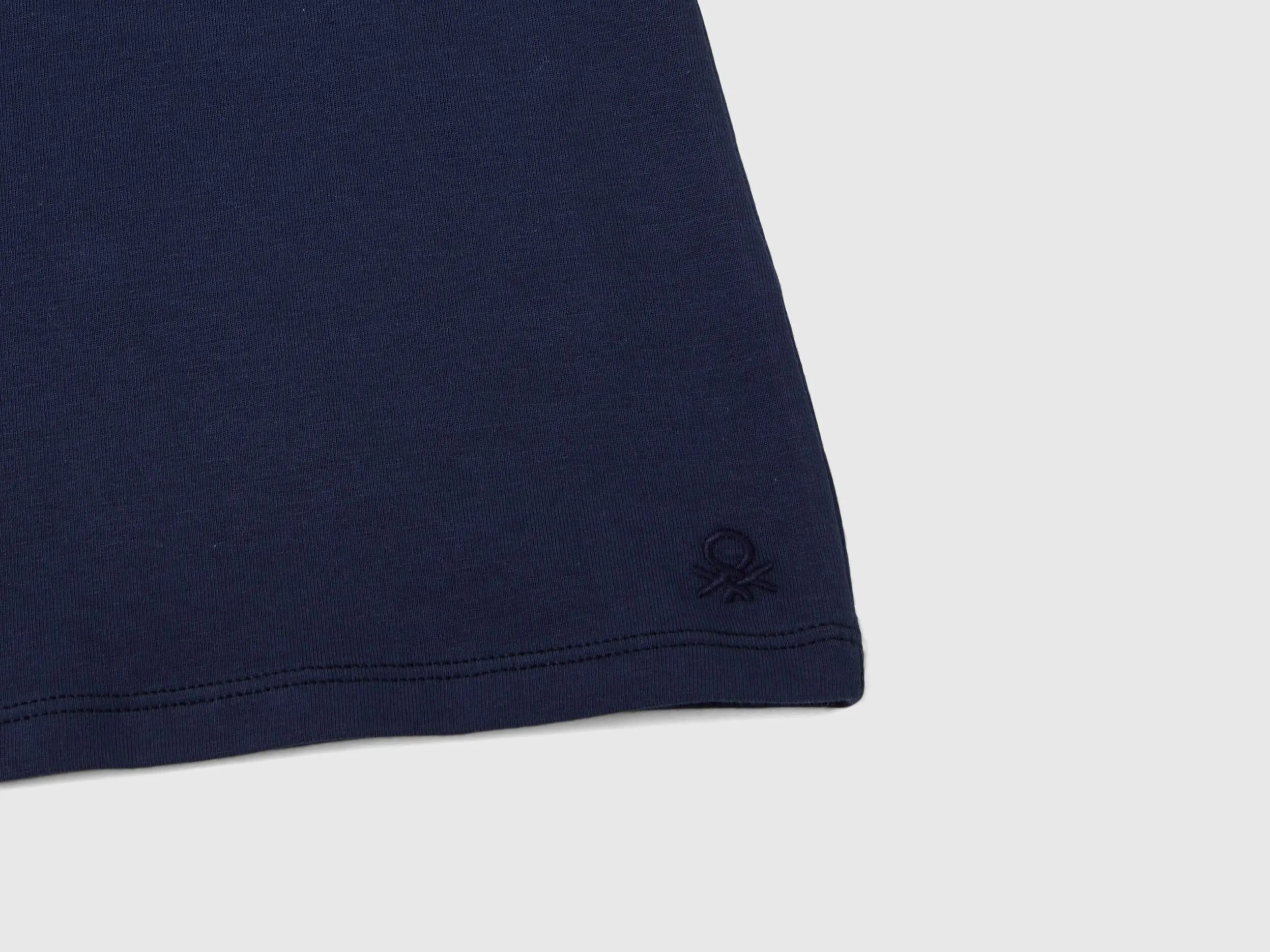 Camiseta elástica de cuello alto
