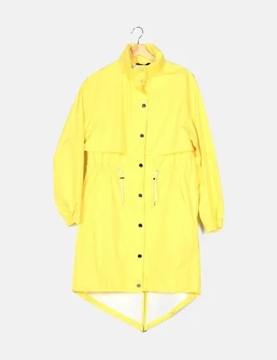 Karl Lagerfeld Impermeable amarillo estampado
