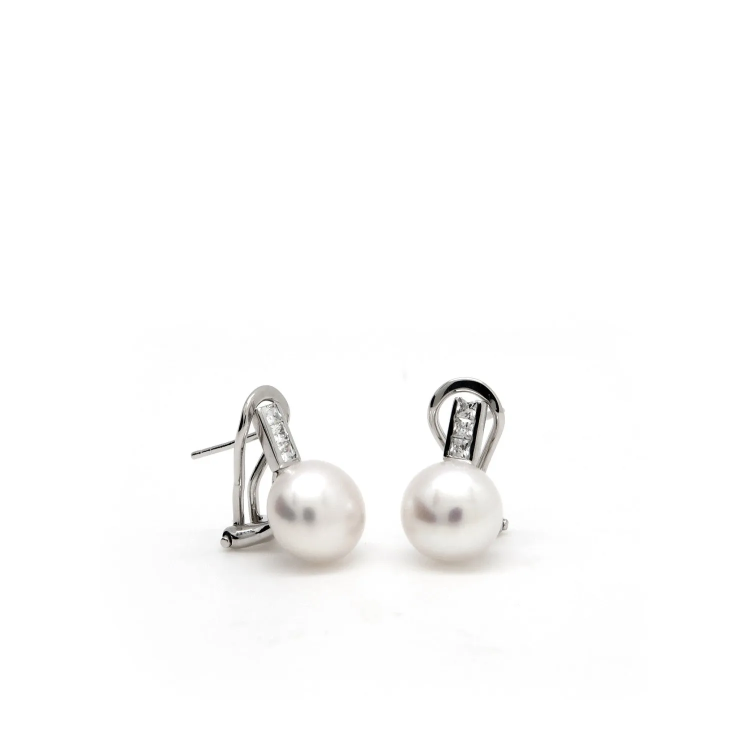 Pendientes tu y yo con perla y detalle lineal de circonitas