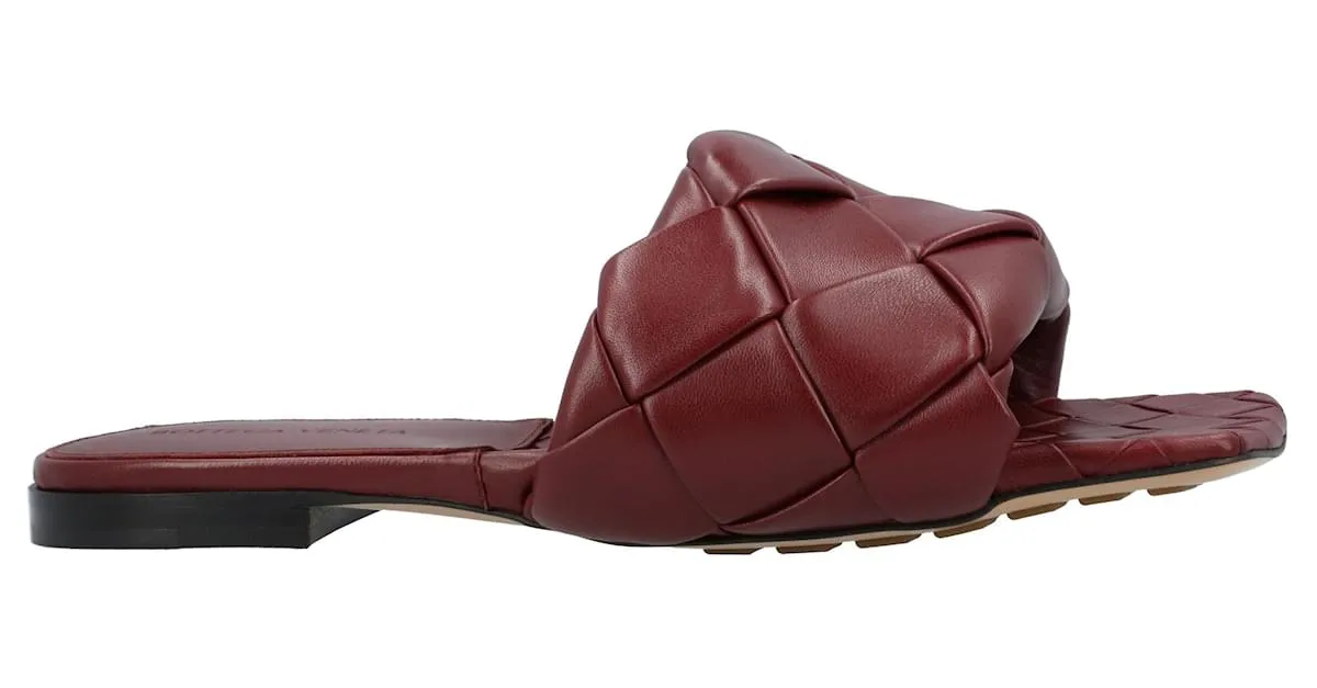 Sandalia plana Lido roja de Bottega Veneta 