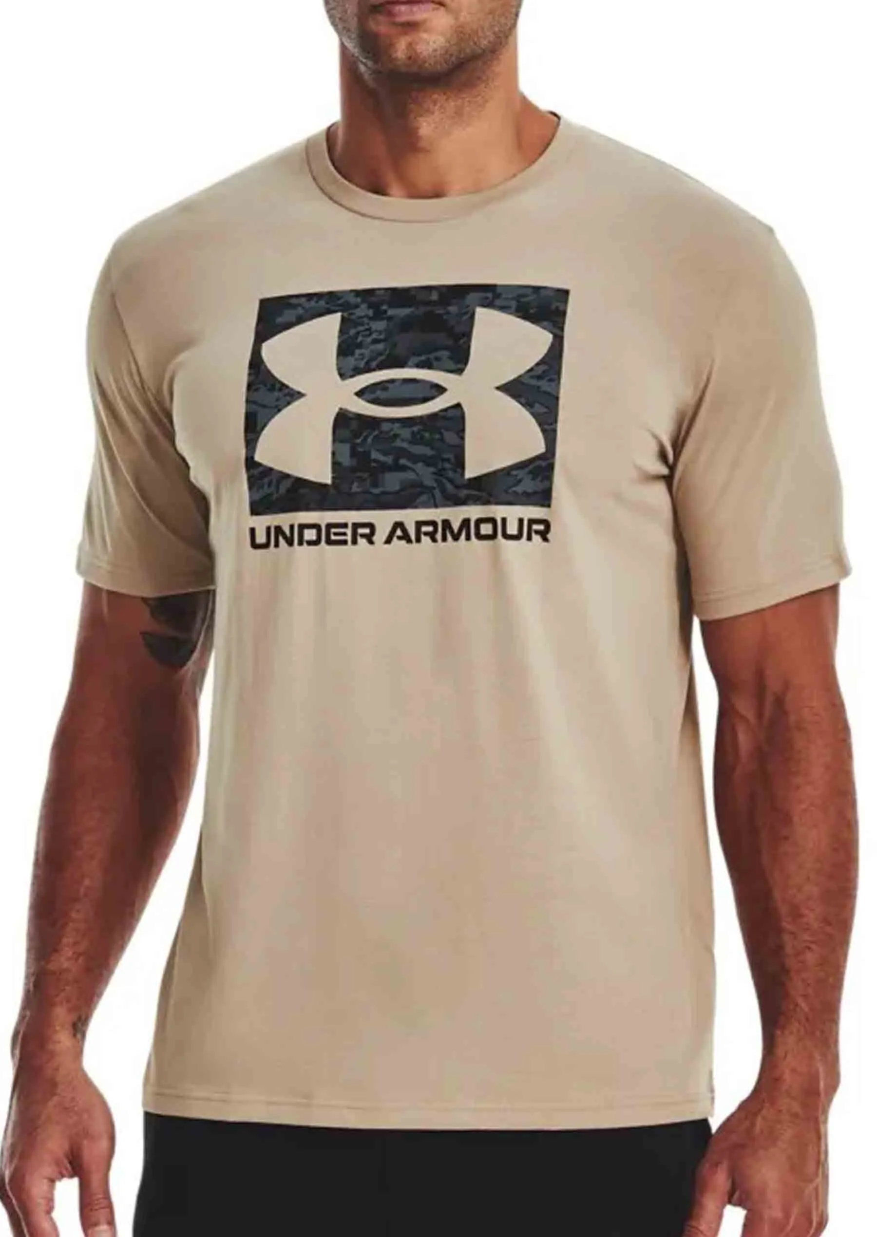 UA ABC CAMO BOXED LOGO SS PARA HOMBRE 53864
